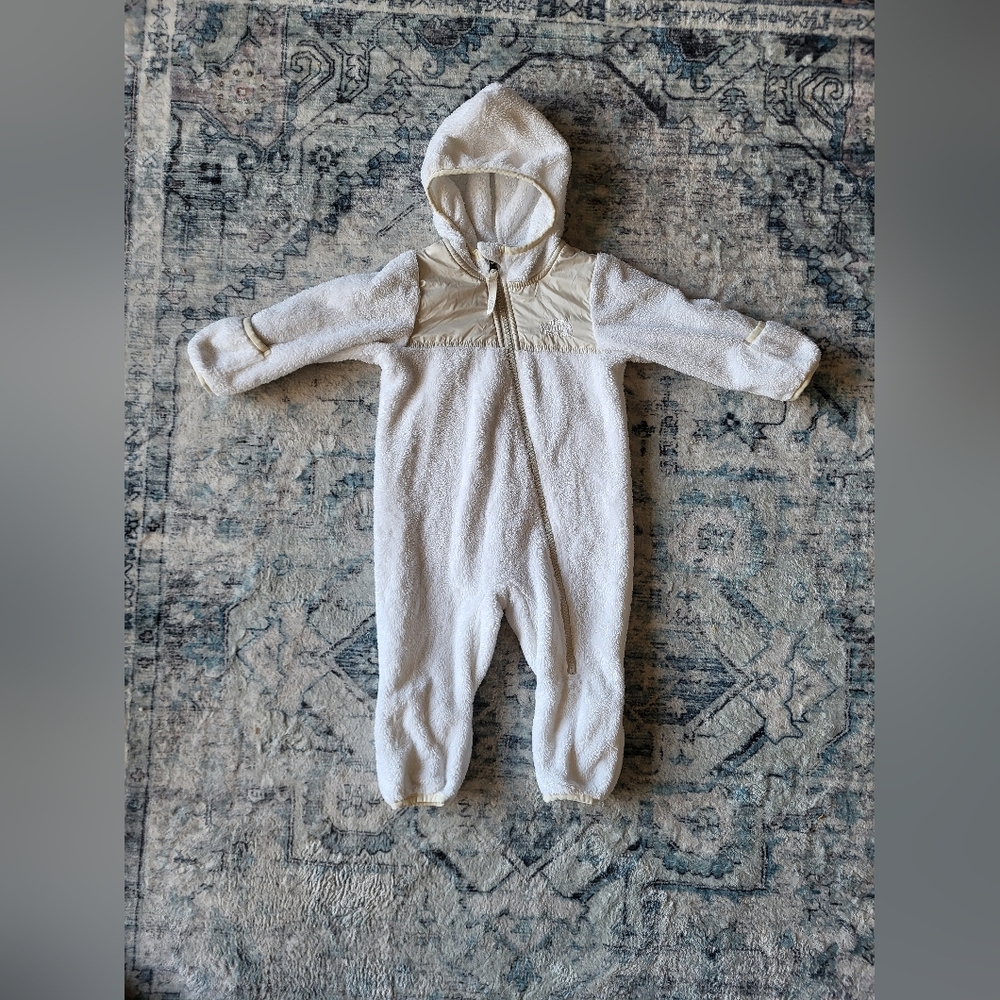 The North Face bunting 6-12 months